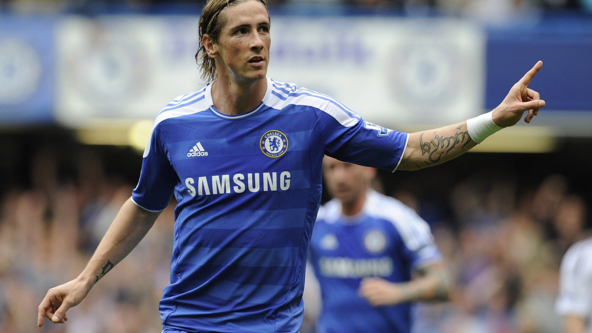 乐动体育官直播-莱万多夫斯基连续十二场比赛得分超过势不可挡，C9挑战极限！